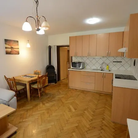 Metro Zois Castle Appartement *