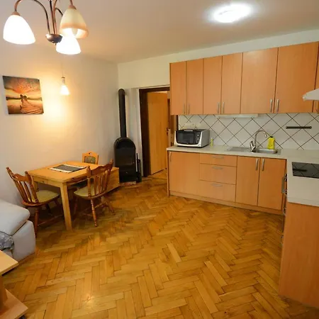 Metro Zois Castle Apartment
