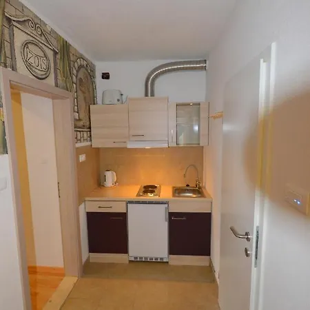 Lägenhet Metro Zois Castle *